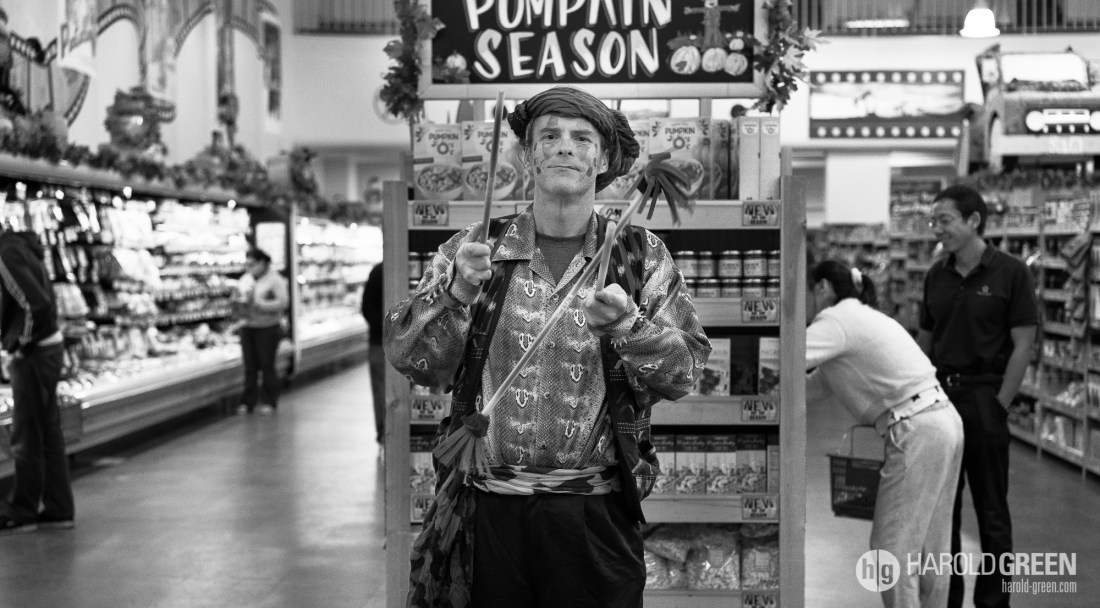 "The Entertainer" Houston, TX © 2014 Harold Green.